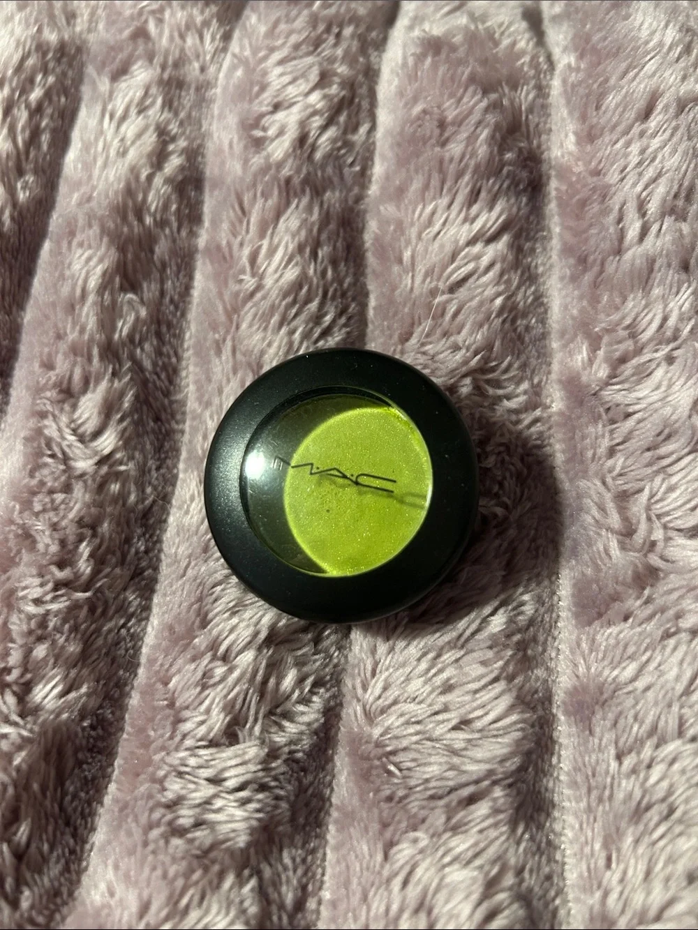 MAC Cosmetics Velvet Eyeshadow Single - Bitter